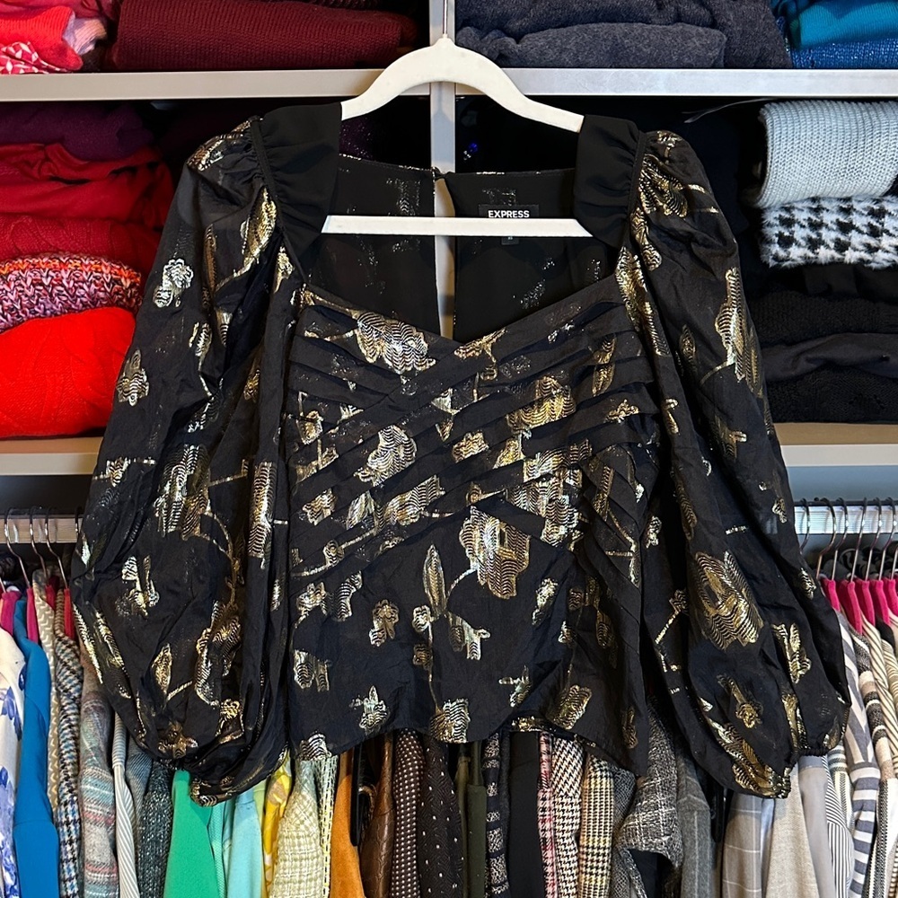 Express black/metallic gold threads long balloon sleeve pleated blouse size XS